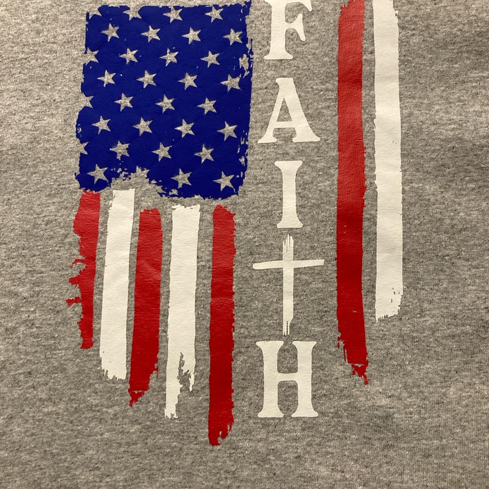 Men's Gray T-Shirt with American Flag and Faith Design - Picture 4 of 5